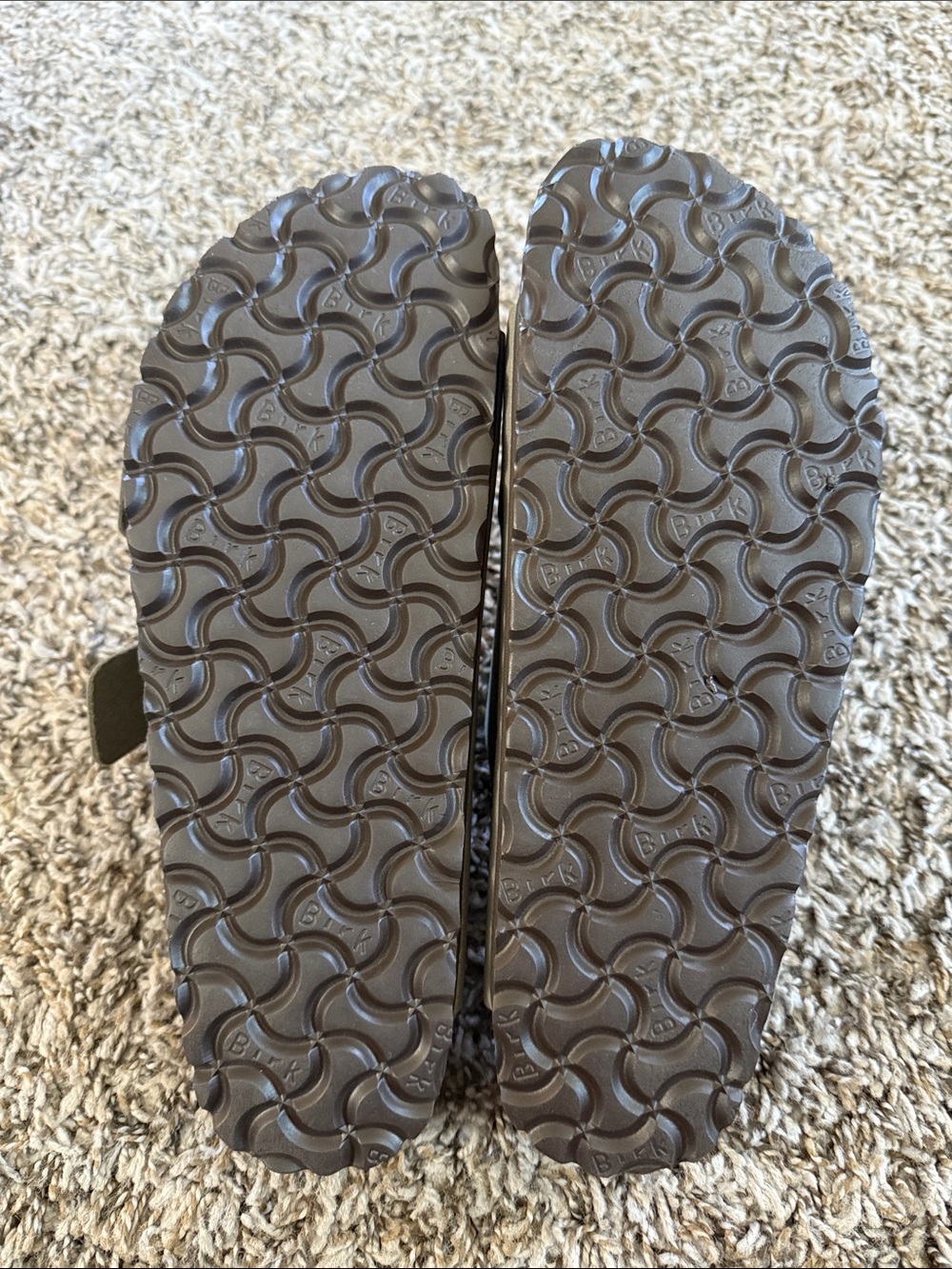 NWOT Birkenstock Arizona Two-Strap Sandals - Olive - Picture 4 of 5
